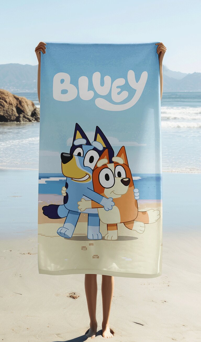 100% katoen strandhanddoek beach 70 x 140 cm blauw van Bluey in 70 x 140 cm