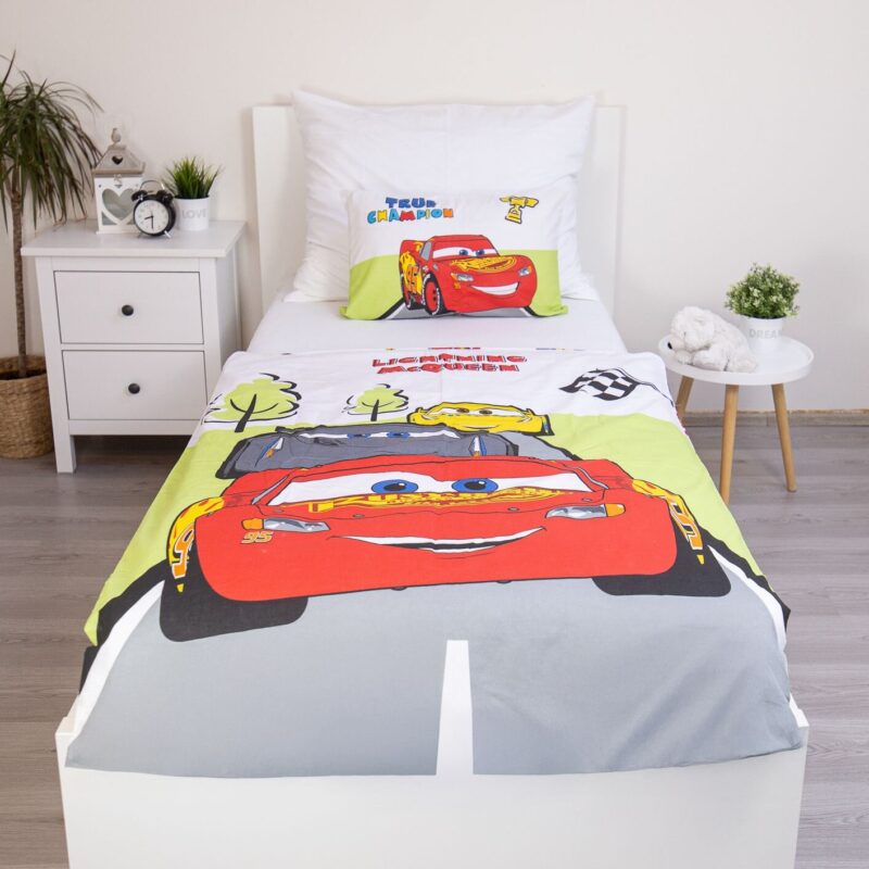 Champion overtrek van Cars, 100 x 135 cm, kussensloop 40 x 60 cm