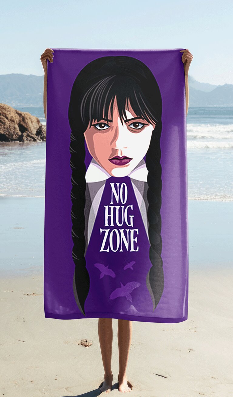 No Huge Zone 70 x 140 cm badlaken van Wednesday, 70 x 140 cm