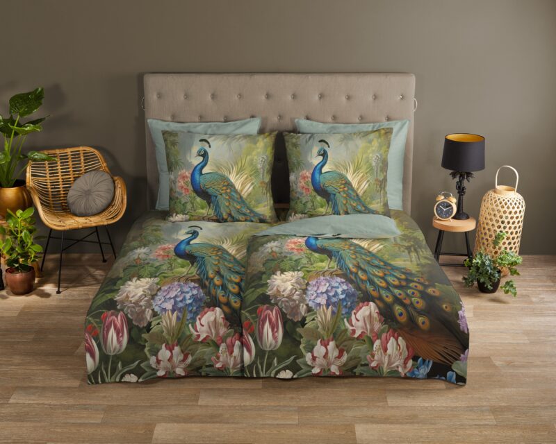 Bloemen en pauw overtrek van Good Morning, 135 x 200 cm, kussensloop 80 x 80 cm