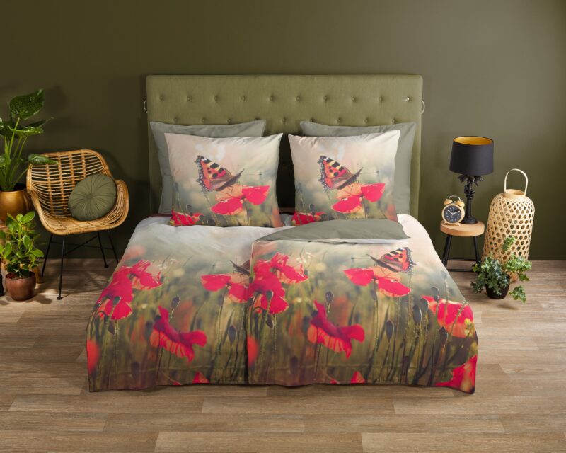 Bloemen en vlinders overtrek van Good Morning, 135 x 200 cm, kussensloop 80 x 80 cm