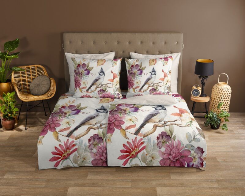 Bloemen en vogels overtrek van Good Morning, 200 x 200 cm, kussensloop 80 x 80 cm - kussensloop 80 x 80 cm