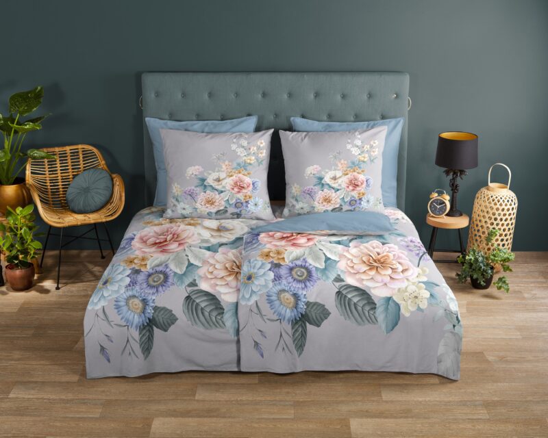 Getekende bloemen overtrek van Good Morning, 135 x 200 cm, kussensloop 80 x 80 cm