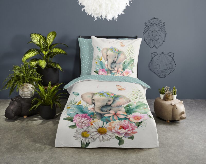 Bloemen met een olifant overtrek van Good Morning, 135 x 200 cm, kussensloop 80 x 80 cm