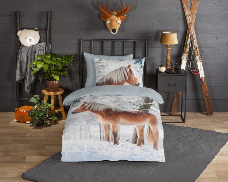 Haflinger paard in de sneeuw overtrek van Good Morning, 140 x 200/220 cm, kussensloop 60 x 70 cm