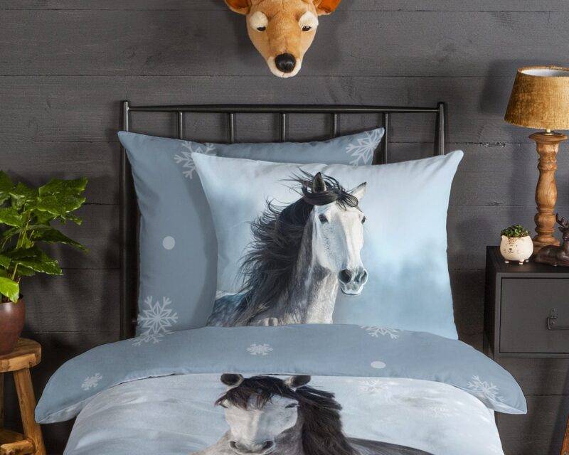 100% katoen/flanel dekbedset paard in de sneeuw van Good Morning in 135 x 200 cm - kussensloop 80 x 80 cm