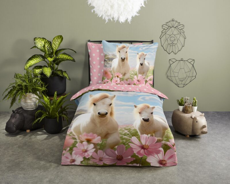 Witte paarden met bloemen overtrek van Good Morning, 135 x 200 cm, kussensloop 80 x 80 cm