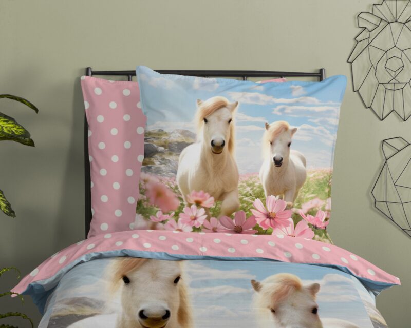 100% katoen dekbedset witte paarden met bloemen van Good Morning in 135 x 200 cm