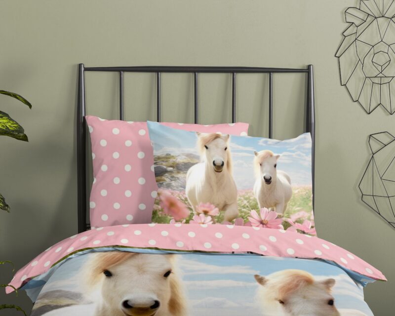 100% katoen dekbedset witte paarden met bloemen van Good Morning in 140 x 200/220 cm