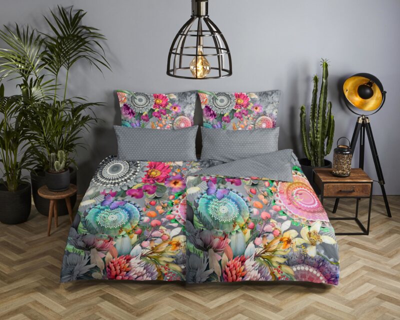 Mandalas en bloemen overtrek van HIP, 135 x 200 cm, kussensloop 80 x 80 cm
