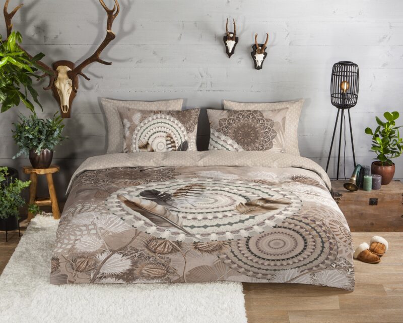 Mandala's en veren overtrek van HIP, 140 x 200/220 cm, kussensloop 60 x 70 cm - kussensloop 60 x 70 cm