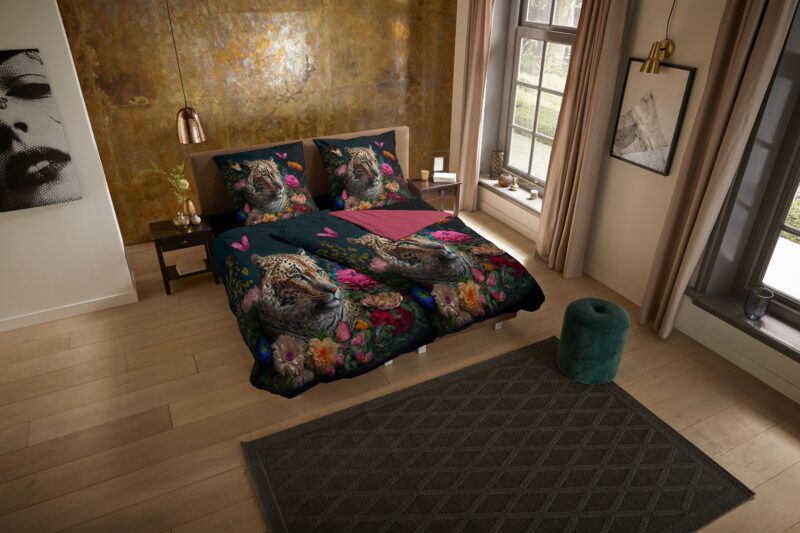 Luipaard met bloemen overtrek van Pure, 135 x 200 cm, kussensloop 80 x 80 cm