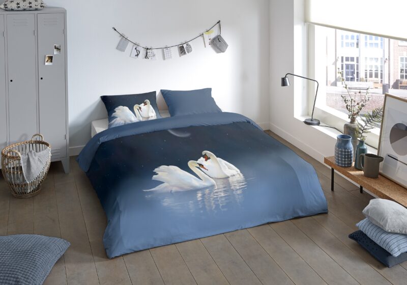 Zwanen overtrek van Pure, 135 x 200 cm, kussensloop 80 x 80 cm