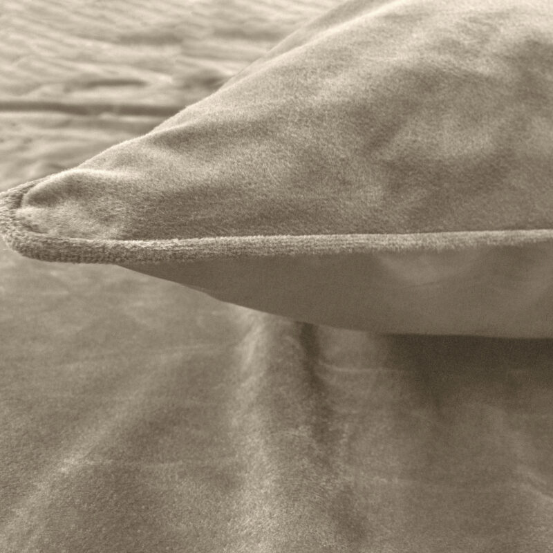 Velvet Piping Taupe / Grijs 140 x 220