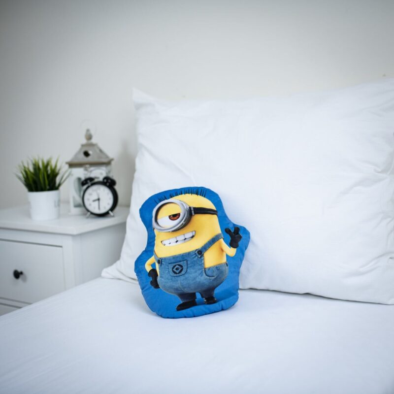 Carl hoofdkussen van Minions, 35 x 30 cm, kussensloop 35 x 30 cm
