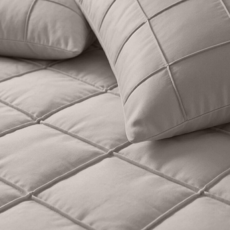 Check Pintuck Taupe - Sleeptime bed 200 x 220 cm van Microvezel