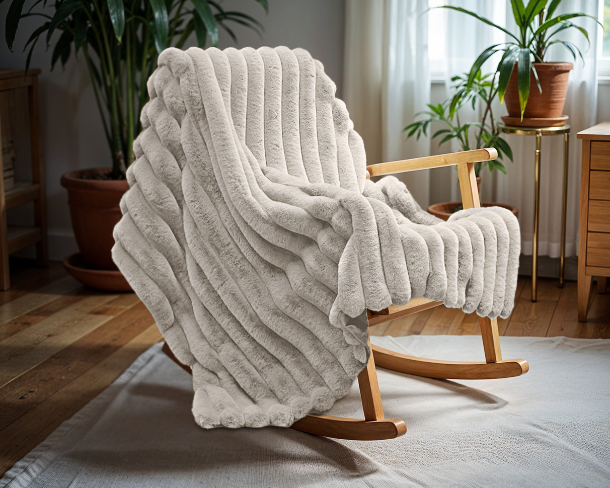 Primaviera Deluxe Rib Rabbit Fur Plaid Ecru 150 x 200 cm