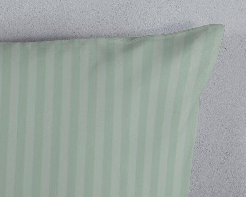 Kussensloop Hotel Sevilla 60 x 70 cm van Descanso, Groen