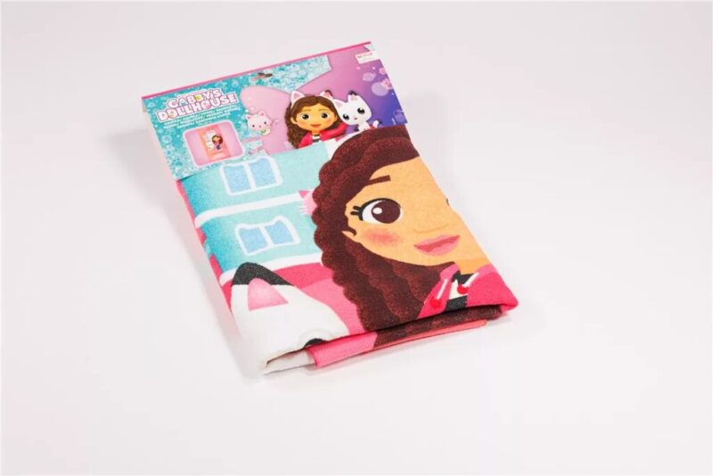 100% Polyester handdoek 70 x 140 cm polyester van Gabby's Dollhouse in 70 x 140 cm