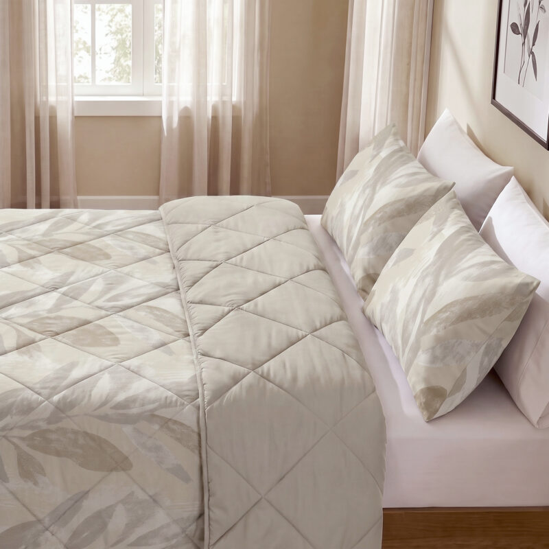 Gacho Taupe Met Kussenslopen 200 x 2 dekbed van Dreamhouse, 200 x 220 cm, kussensloop 60 x 70 cm