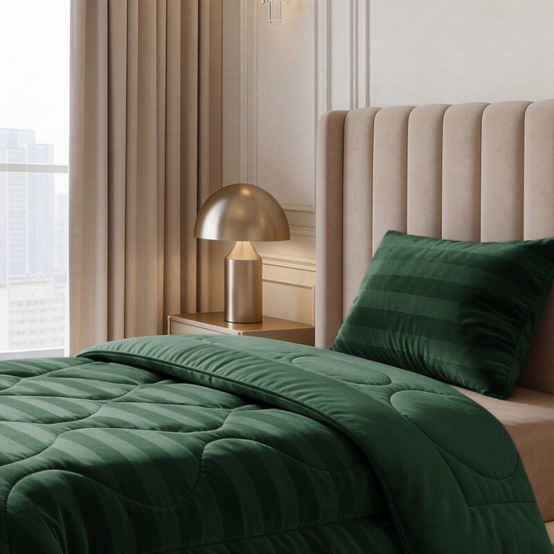 100% Velvet 220 gsm dekbed Hotel Velvet Donker Groen 140 x 200 van Sleeptime in 140 x 200 cm