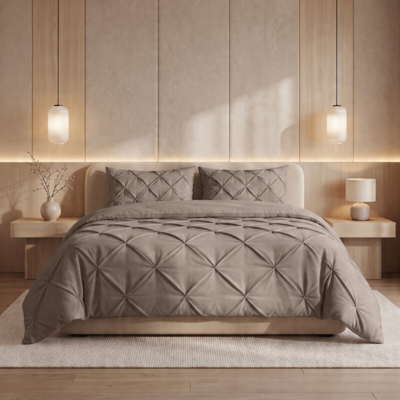 100% Microvezel dekbed Pintuck Taupe 200 x 200 cm van Sleeptime in 200 x 200 cm