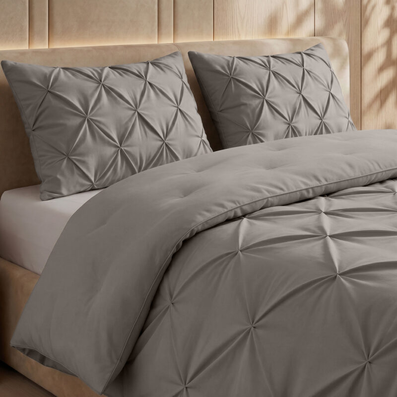 Sleeptime dekbed 200 x 200 cm van 100% Microvezel, Pintuck Taupe/Grijs 200 x 200 cm