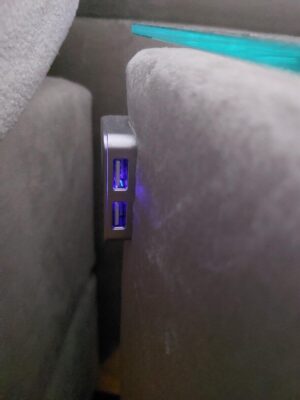 Opschroefbare USB aansluiting - Bremafa bed